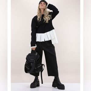 Meimeij Black/White Top w/Pleated Details Size 42 Italy